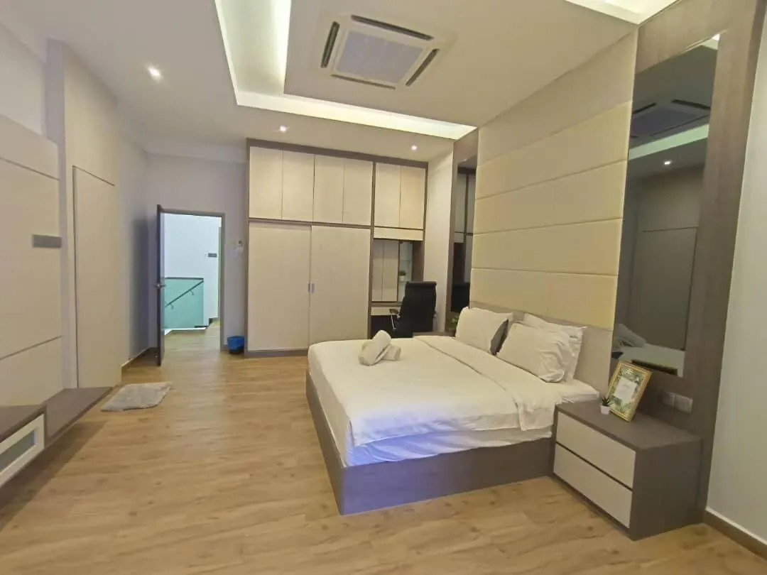 Mount Austin La Garden 12 Pax 4Bedroom 4Bathroom Johor Bahru Tatil Evi