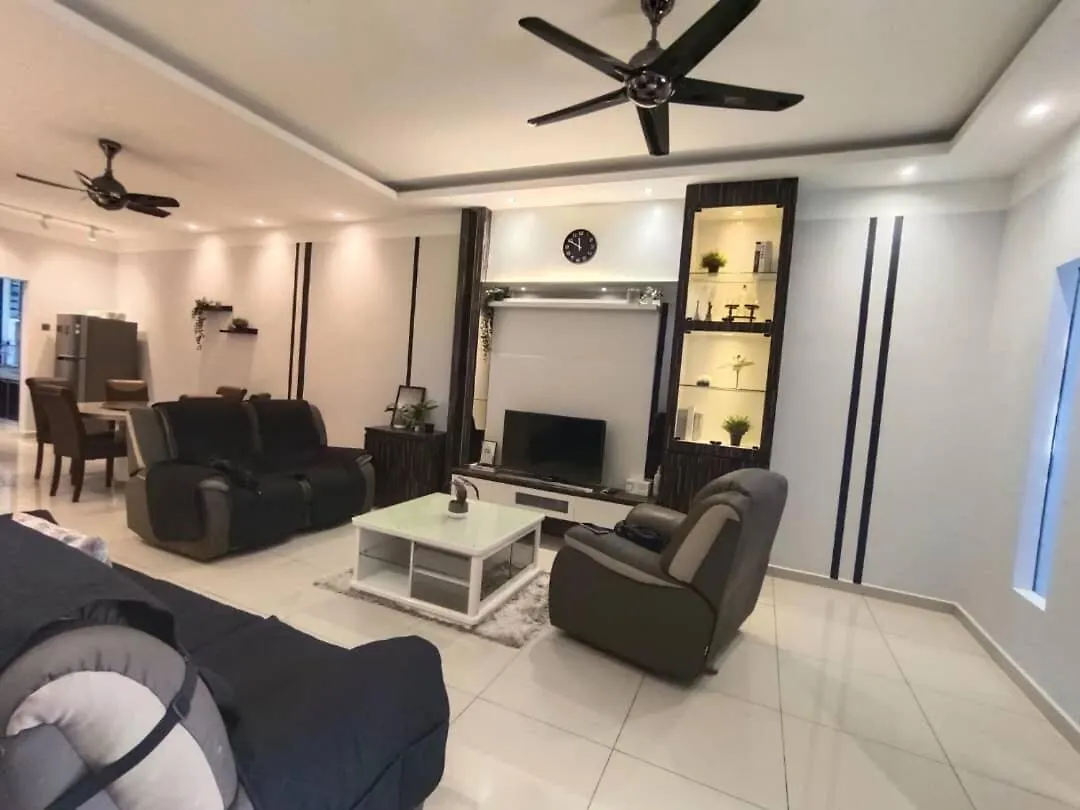 Mount Austin La Garden 12 Pax 4Bedroom 4Bathroom Johor Bahru Tatil Evi